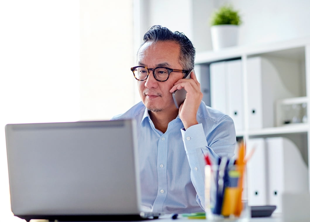 年配男性の画像